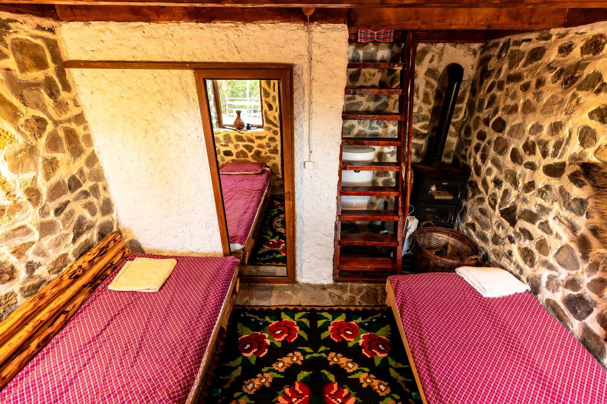 Catunu' Lui Emil Villa Carbunesti Екстериор снимка