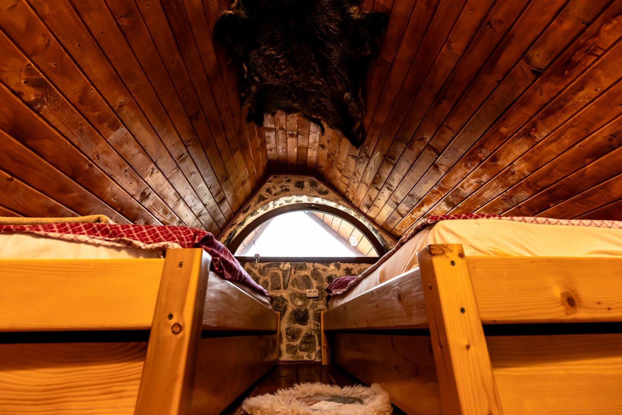 Catunu' Lui Emil Villa Carbunesti Екстериор снимка