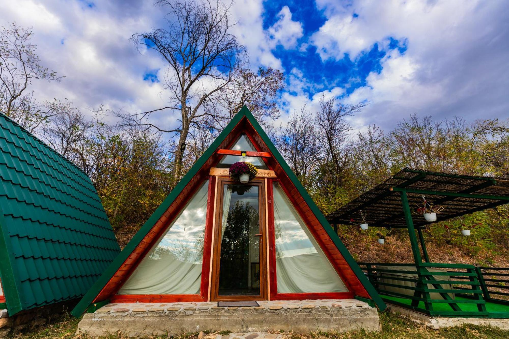 Catunu' Lui Emil Villa Carbunesti Екстериор снимка