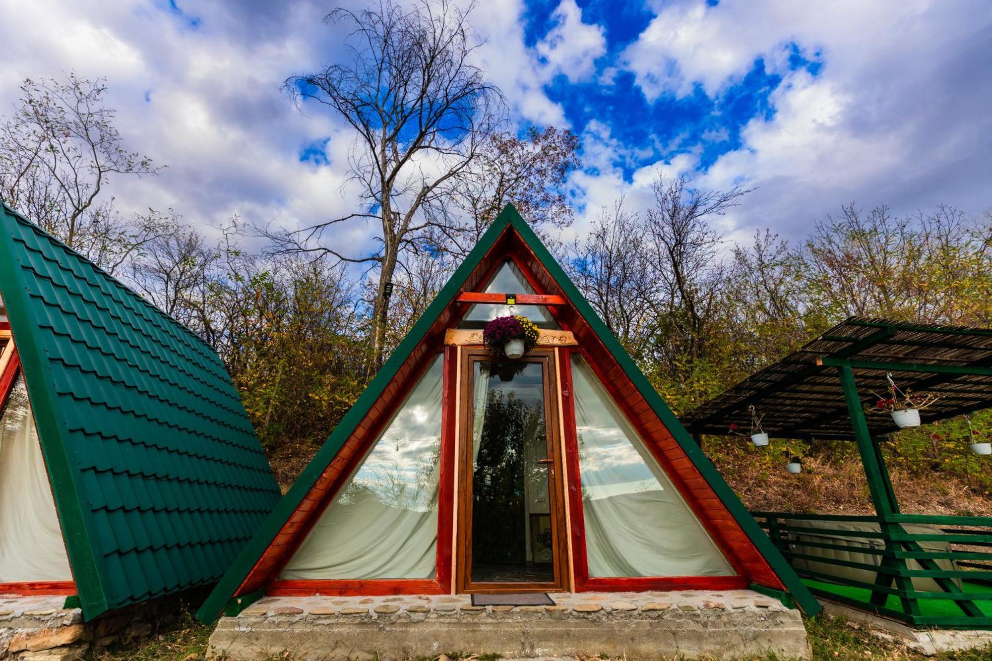 Catunu' Lui Emil Villa Carbunesti Екстериор снимка